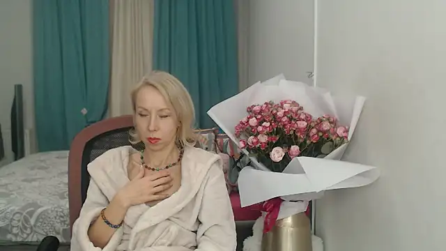 LuxuryNika's cam snapshot