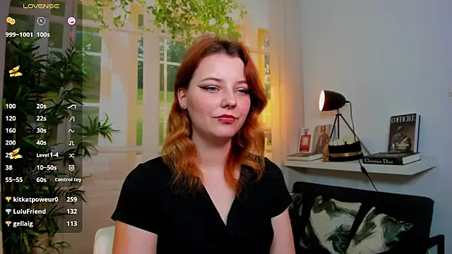 pretty_little_thing's web cam