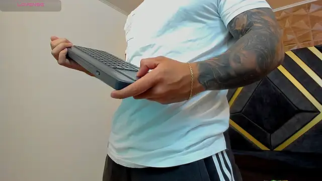 Brad_Summer live sex cam