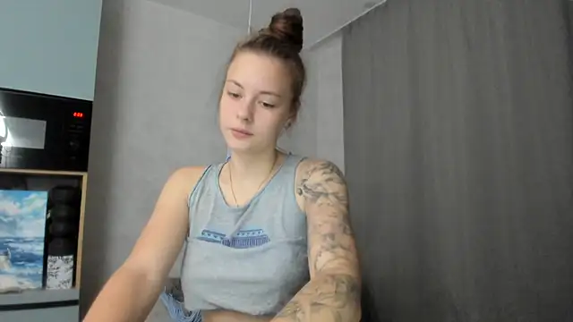 why_again_me's cam snapshot