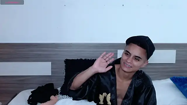 Liiamthompson's cam snapshot