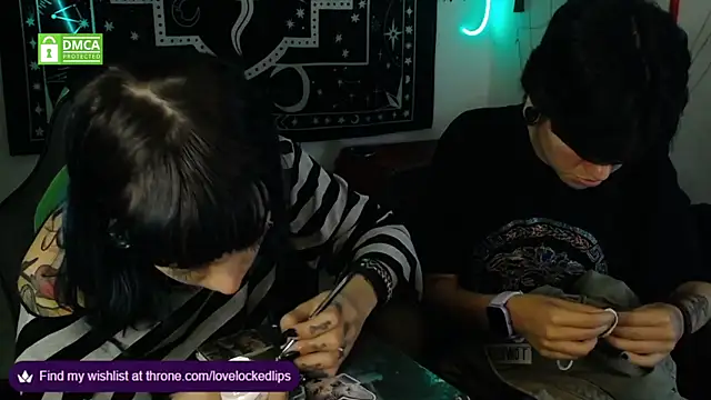 lovelockedlips's cam snapshot