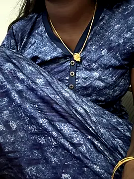 Tamilmallu-duskygirl03's cam snapshot