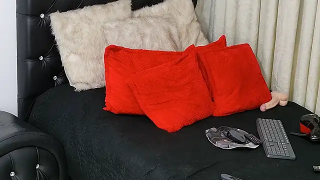 Litas_Secrets's cam snapshot