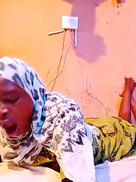 cute_naimah's cam snapshot