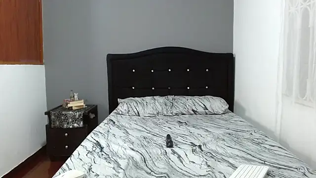 Emilia_1995's cam snapshot