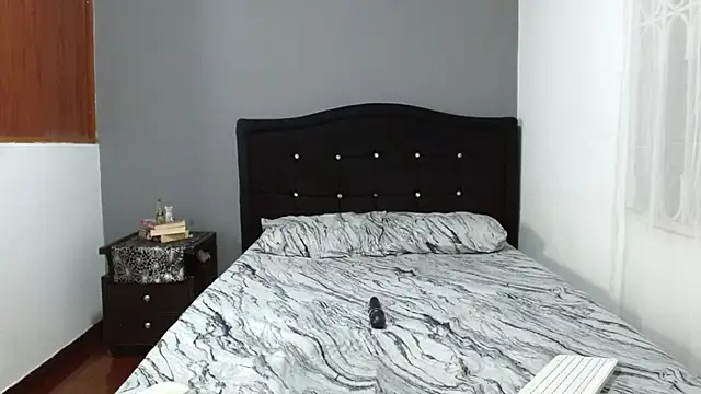 Emilia_1995's cam snapshot