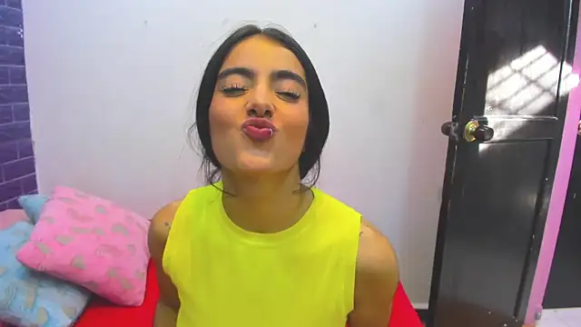 Cora_222's cam snapshot