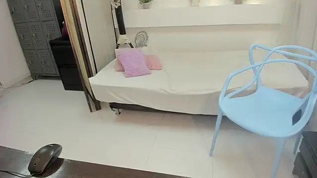 ValentinaRose4's cam snapshot