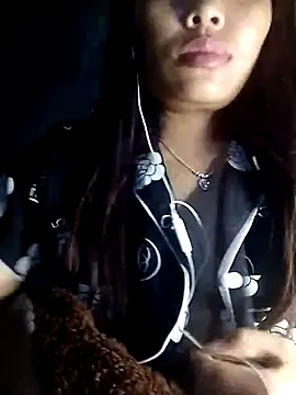 hello-cute's cam snapshot