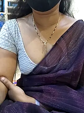 Lilly-queen's cam snapshot