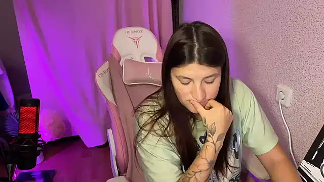 Katrin__kiss's cam snapshot