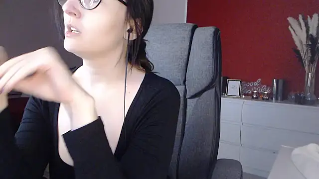 Alina_Lamour's cam snapshot