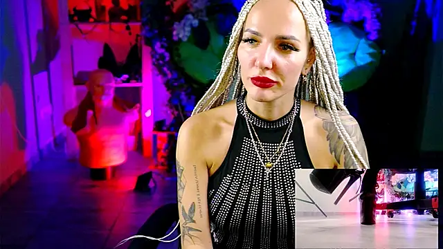 MonicaMaxwel's cam snapshot