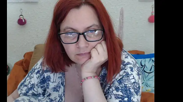 PlayfullMature's cam snapshot