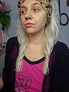 VioletMoonGoddess's cam snapshot