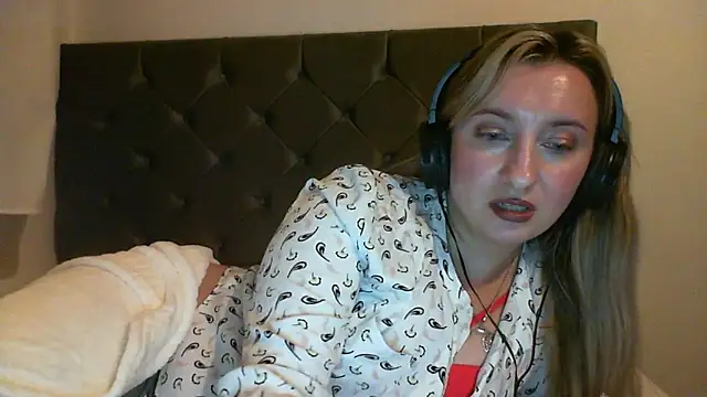 SusanCurt's cam snapshot