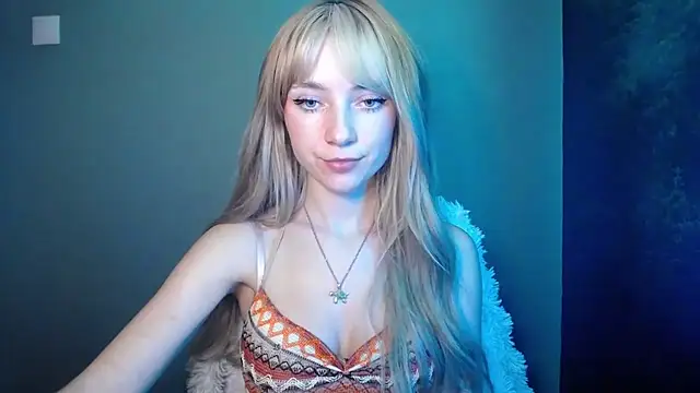 LuciaYoung's cam snapshot