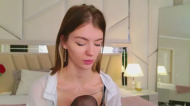 MeganMour's cam snapshot