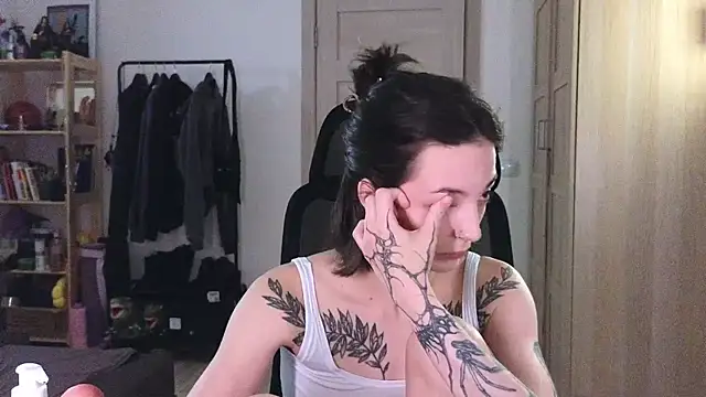 Space_X_Roxy_'s cam snapshot