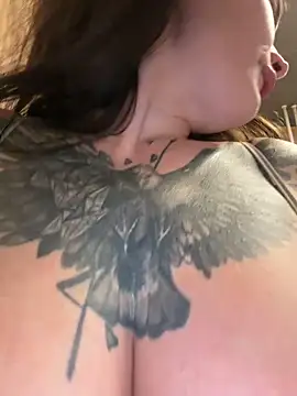 TattooGirlAlia live sex cam