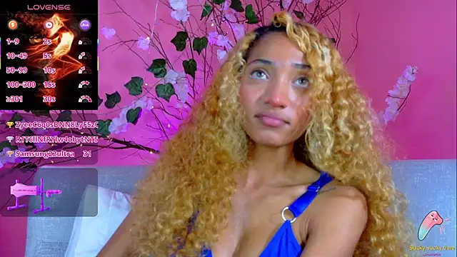 Charlotte_Love10's cam snapshot