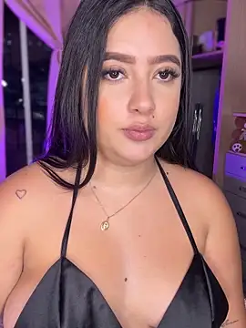 Emiily_Moore1's cam snapshot