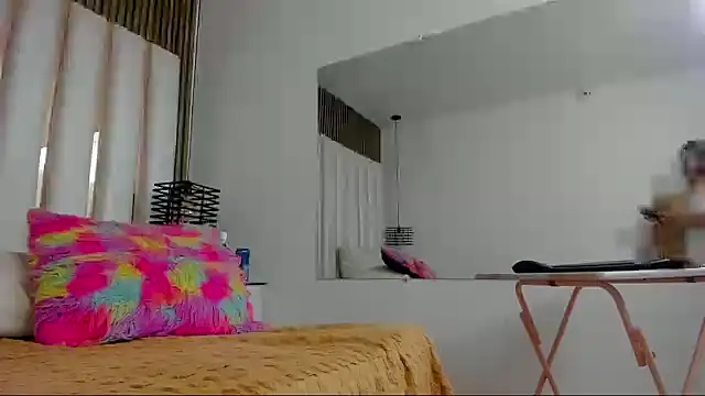 AmbarGills's cam snapshot