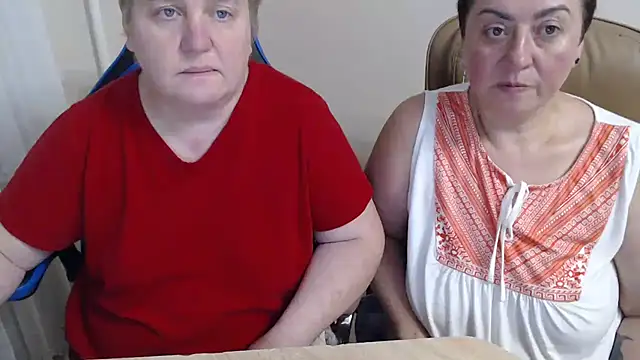 Bertie_Adeline's cam snapshot