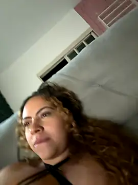 Chloe_Leaozinho's cam snapshot