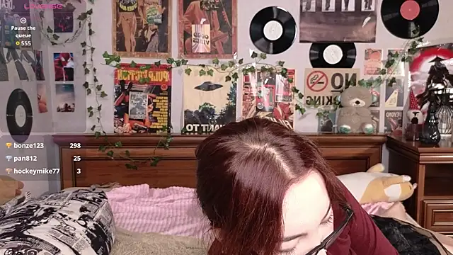 OdetteBiddy's cam snapshot