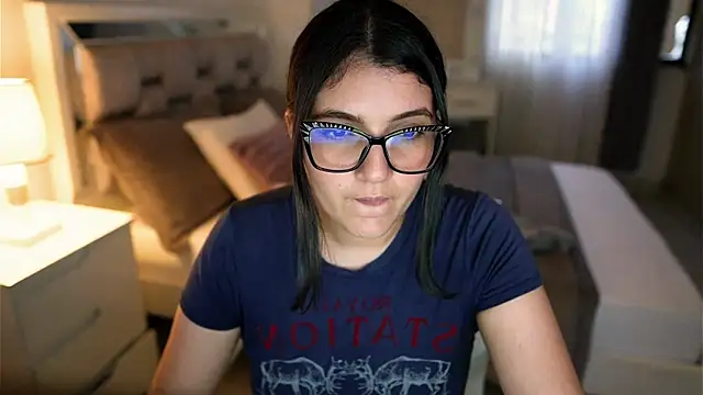 Camilaa_bueno's cam snapshot