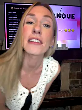 lola_tentatiion's cam snapshot