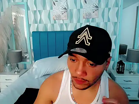 sebastian_cruz_'s cam snapshot