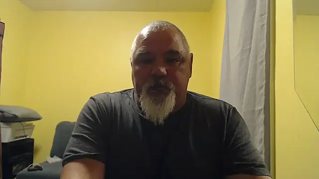 Newfiesausage1972 live sex cam