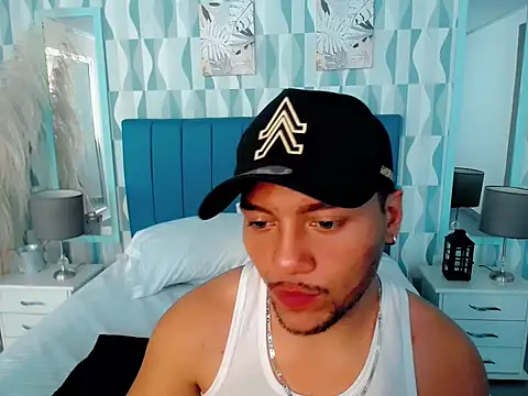 sebastian_cruz_'s cam snapshot