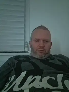 ShyBoy1982 live sex cam