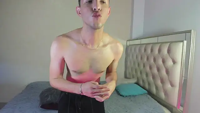 IM_EMILIANOLUX's cam snapshot