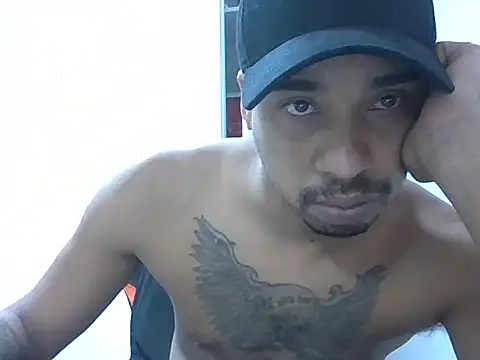 JUNINHOLEKEJR's cam snapshot