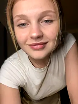 Emaline_Fane's cam snapshot