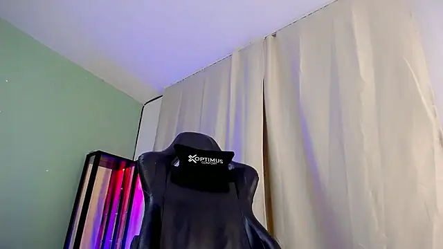 dilan_hott_'s cam snapshot