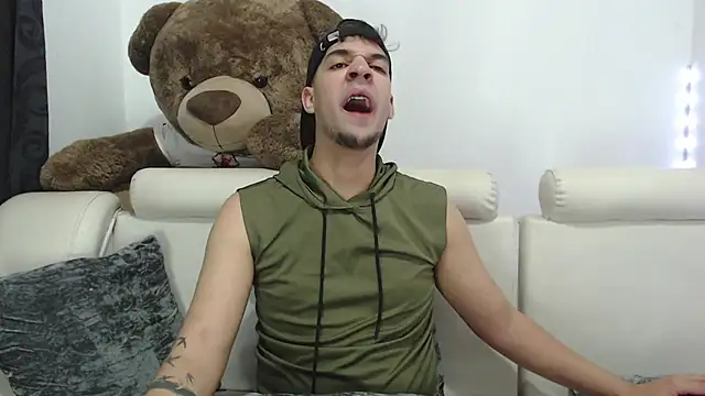 Theo_Lightwood's cam snapshot