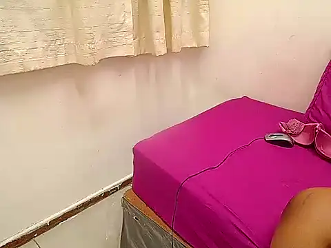 RoseBerryxxx's cam snapshot