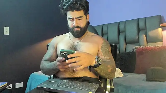 Lyon_vach live sex cam