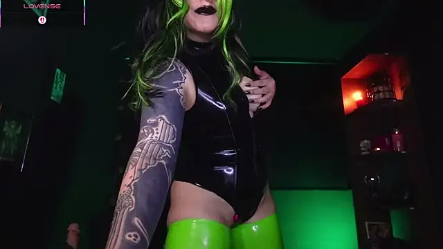 YourMissAlice's cam snapshot