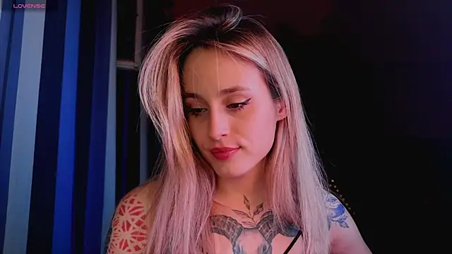 aviva_faith's cam snapshot