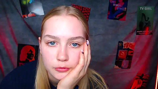 MademoiselleCl's cam snapshot