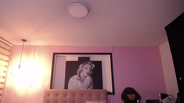 Lili_Gomez_'s cam snapshot