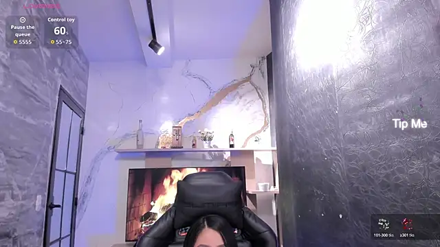 LunaBaker-1's cam snapshot