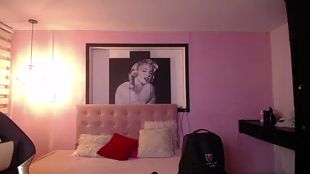 Lili_Gomez_'s cam snapshot